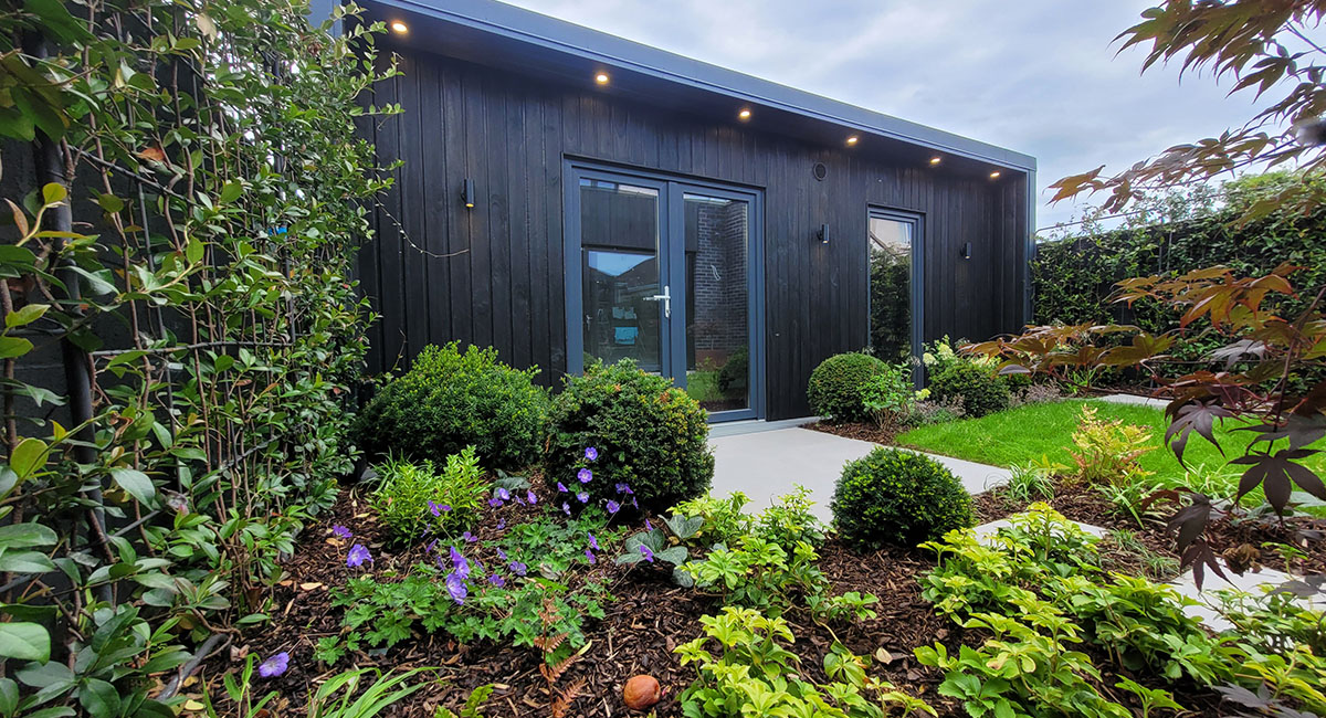 Garden Gym Can Be Turned into an Office 02