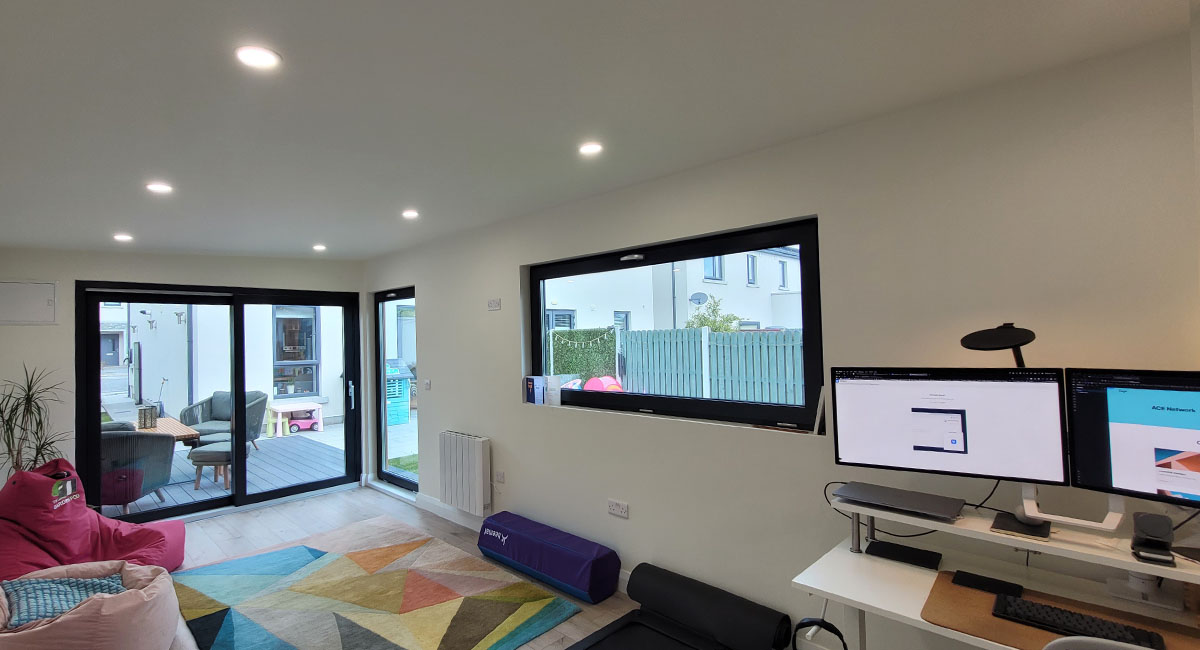 Garden Office with Entertainment Room 03